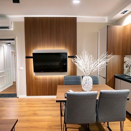 Luxury Apartment At Condor Center Tirana Exterior photo
