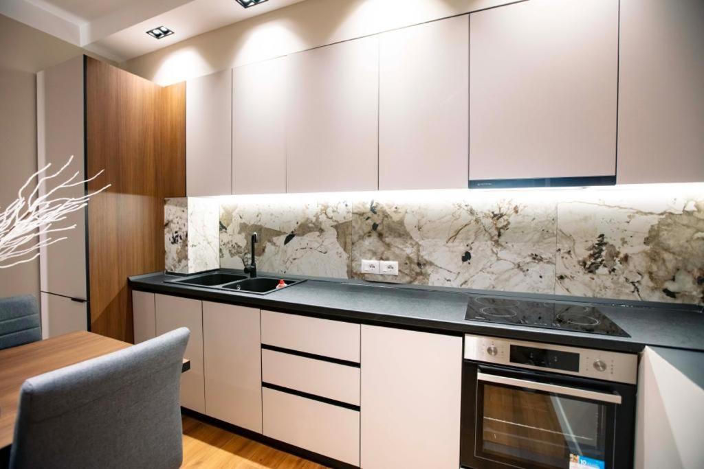 Luxury Apartment At Condor Center Tirana Exterior photo